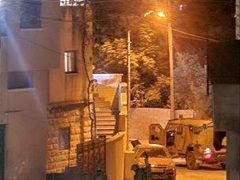 الاحتلال يحتجز ثلاثة شبان خلال اقتحام قرية المغير شمال شرق رام الله