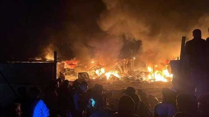 احتراق خيام نازحين قرب الخط الأصفر بخان يونس يثير مخاوف من نزوح جديد نحو المواصي