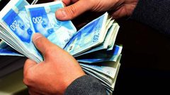 أبو الرب: وزارة المالية تعمل على توفير كل ما هو متاح لصرف الرواتب الأسبوع المقبل
