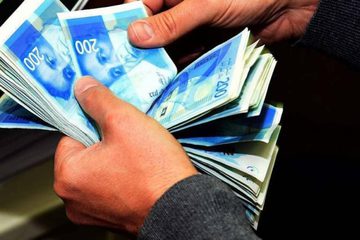 أبو الرب: وزارة المالية تعمل على توفير كل ما هو متاح لصرف الرواتب الأسبوع المقبل