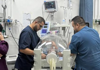 نفاد زيوت تشغيل المولدات الكهربائية يهدد استمرار عمل أقسام حيوية بمستشفيات غزة