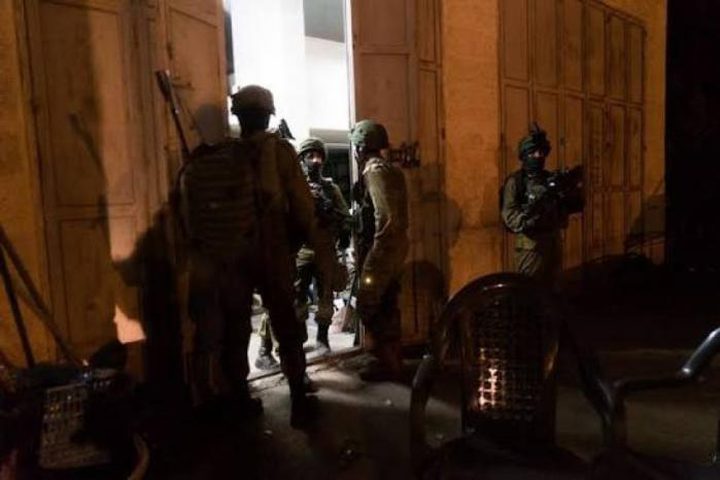 الاحتلال يقتحم مدينة بيت لحم ومخيم عايدة ويداهم منزلين