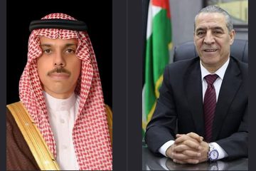الشيخ يدين أي عدوان يستهدف أمن السعودية ويبحث مع بن فرحان تطورات المنطقة