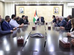 رئيس الوزراء يبحث مع البنك الدولي وشركات تكنولوجية فلسطينية تعزيز الاستثمار
