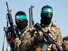 حماس تنفي تهديدها بعمل عسكري وتؤكد التزامها باتفاق وقف إطلاق النار في غزة