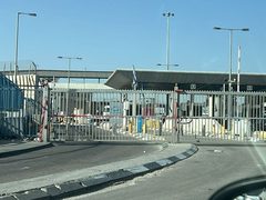 الاحتلال يغلق حاجز قلنديا شمال القذس