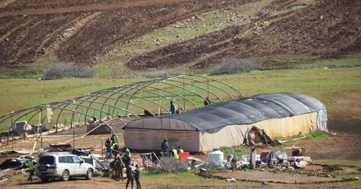 مستوطنون ينصبون خيمة في خربة حمصة غرب الخليل وبيوتا متنقلة غرب يطا
