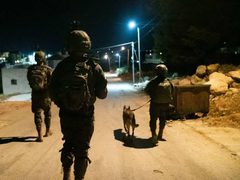 الاحتلال يقتحم 40 بلدة وقرية ويعتقل 40 فلسطينيا