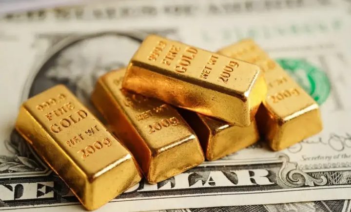 الذهب يهبط إلى 3,995 دولارا للأونصة ويتجه لأكبر خسارة أسبوعية منذ يونيو